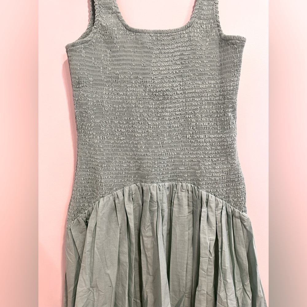 ✨ NWT Hutch Green Smocked Drop-Waist Midi Dress ✨ - Picture 5 of 11